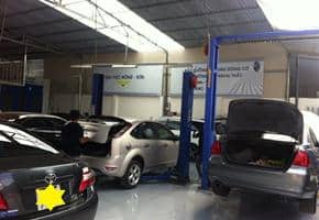 What's at Vietnam's Largest Car Club Playground? High-class Garage Thanh Phong Auto HCM 2022