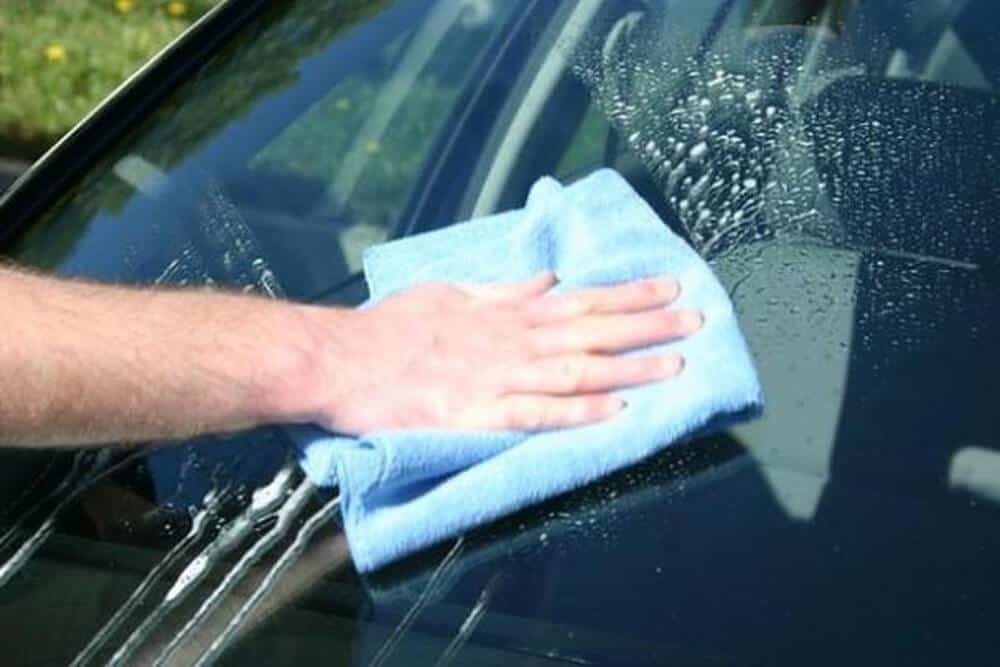 How to Care and Clean the Blurred, Scratched Car Windshield of Quality Garage Thanh Phong Auto HCM 2023