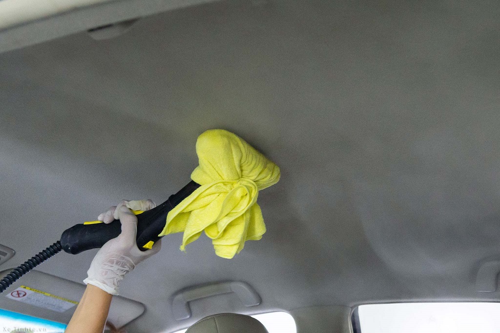 Car roof cleaning service