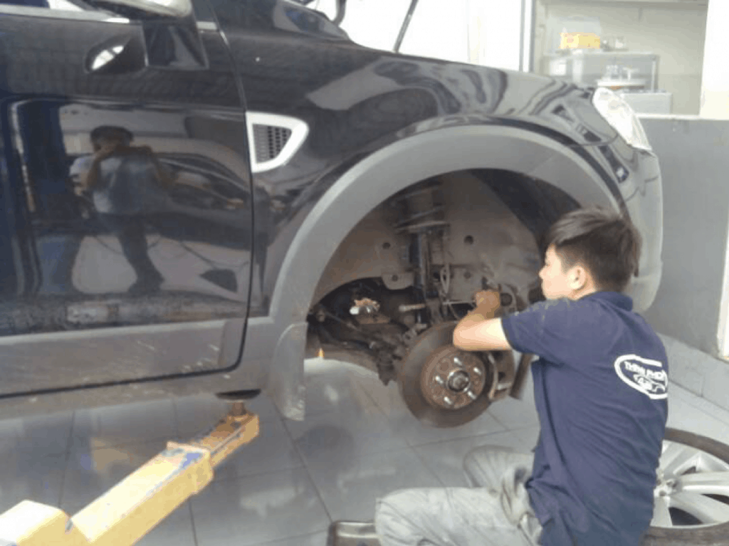 Dịch Vụ Vệ Sinh Hệ Thống Phanh Thắng chuyên nghiệp Garage Thanh Phong Auto HCM 2022