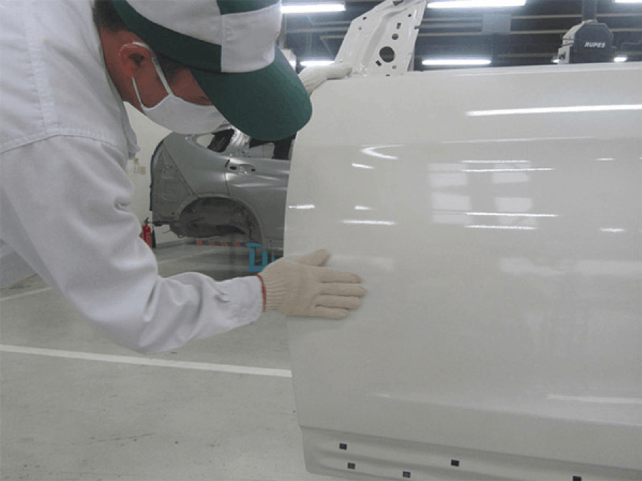 The Process of Painting Miles and Patching Cars ensures Garage Thanh Phong Auto HCM 2023