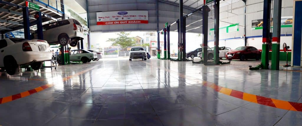 Choose Outside Garage Or Go To "Dear Car" Maintenance Company? Guaranteed Garage Thanh Phong Auto HCM 2023
