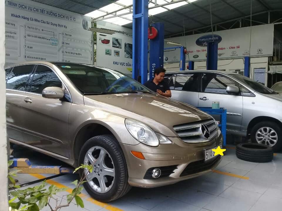 Choose Outside Garage Or Go To "Dear Car" Maintenance Company? Best Garage Thanh Phong Auto HCM 2023