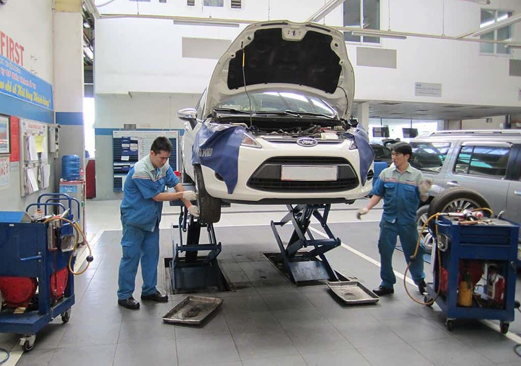 Car Service Center provides the best for customers Thanh Phong Auto HCM Garage 2023