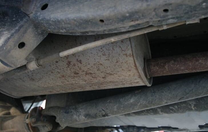 Signs To Identify The Silencer Is Having High-end Problems Garage Thanh Phong Auto HCM 2022