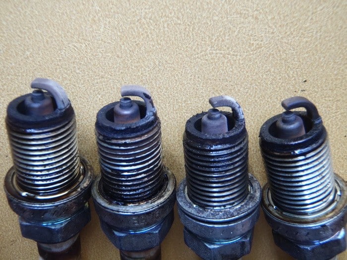 Spark Plugs and 5 Signs Related to the Best Engine Condition Garage Thanh Phong Auto HCM 2022