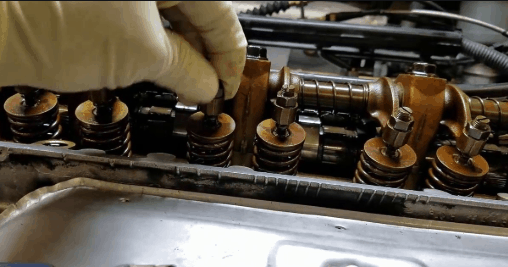 How to Check the Tightness of Quality Valve Engine Garage Thanh Phong Auto HCM 2023
