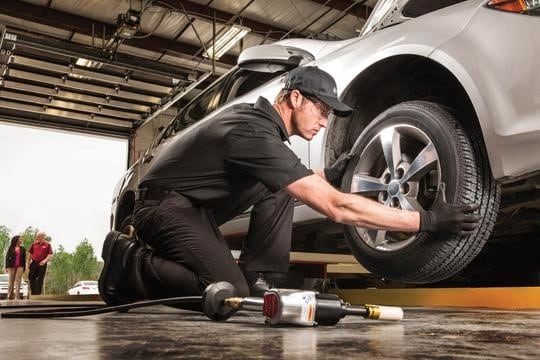 Under what circumstances is it necessary to change a car tire in high-class Garage Thanh Phong Auto HCM 2022