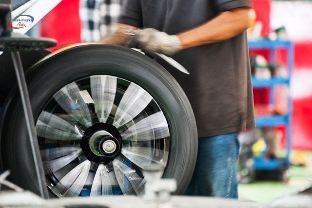 - Hướng Dẫn Cách Thay Lốp Dự Phòng Ô Tô Nhanh, An Toàn