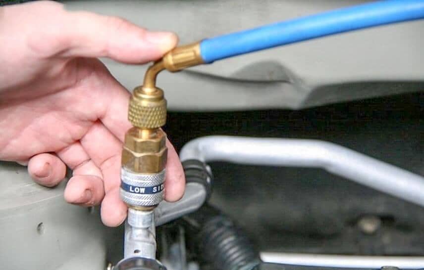 Note when replacing the extractors of the car air conditioning gas line