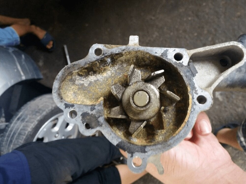 - Bơm Nước Trên Ô Tô: Cách Kiểm Tra Và Khi Nào Cần Thay?