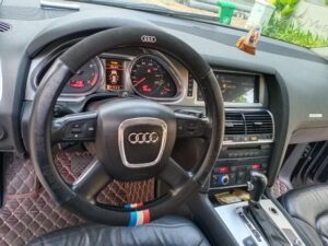 Selling a 7 Audi Q2008 Car Price 9XX prestigious Garage Thanh Phong Auto HCM 2022