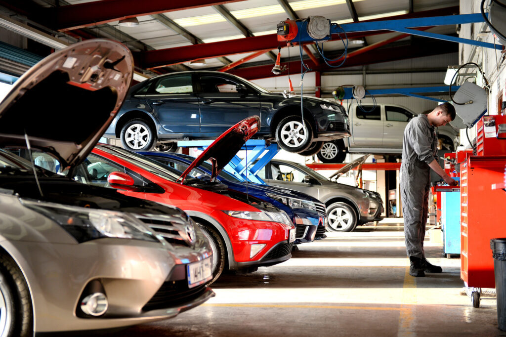 professional car repair garage in district 12