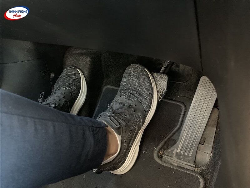 - Phanh Ô Tô Bị Bó Cứng: Nguyên Nhân Và Cách Sửa Chữa - Phanh Ô Tô Bị Bó Cứng: Nguyên Nhân Và Cách Sửa Chữa