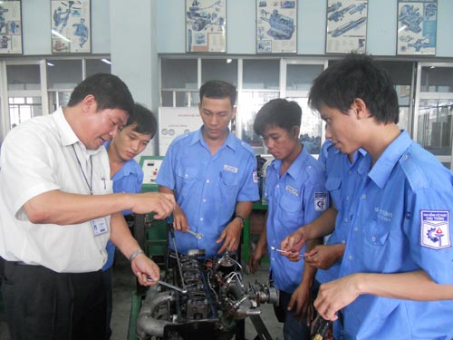 Apprenticeship in car repair in prestigious and quality Ho Chi Minh City