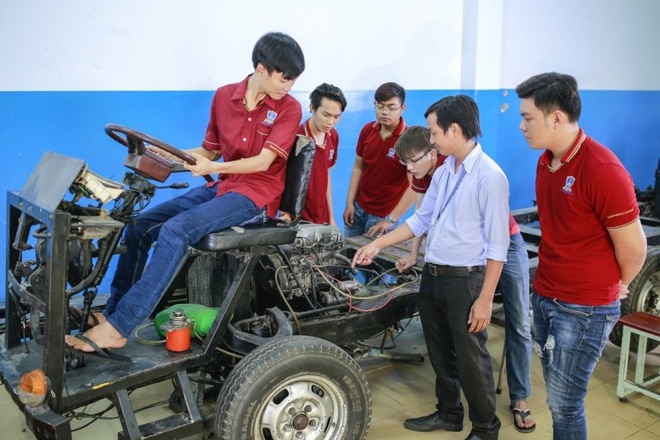 Technical College II - prestigious, cheap car electric vocational training
