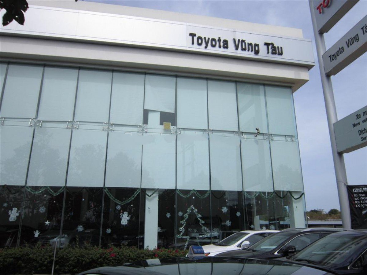 Toyota Vung Tau - Receive training for car repair students in Vung Tau