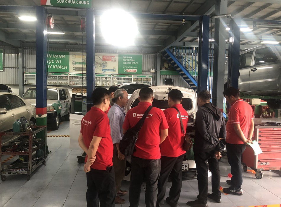Basic car garage vocational training school in Ho Chi Minh
