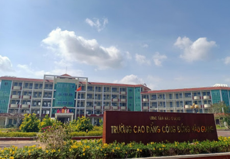 Hau Giang Community College provides vocational training in auto repair and maintenance in Can Tho