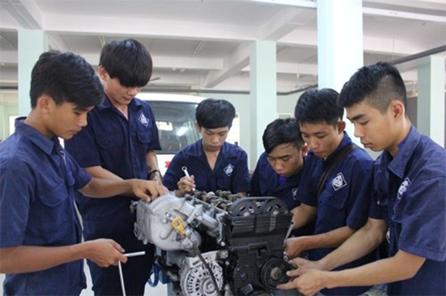 Can Tho Vocational College - Prestigious auto repair training in Vinh Long