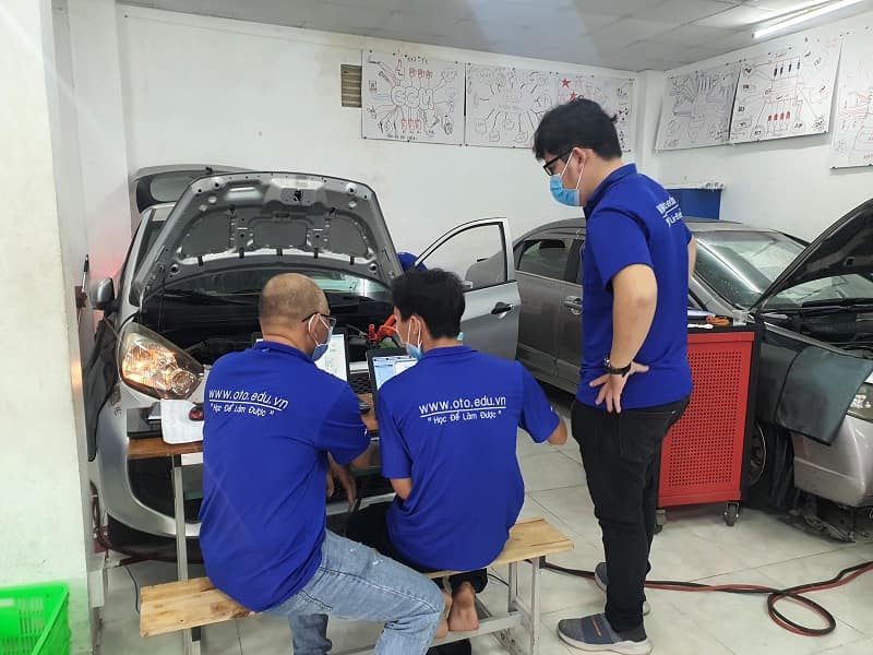 Automotive Technical Training Center - VATC - Prestigious auto repair vocational training