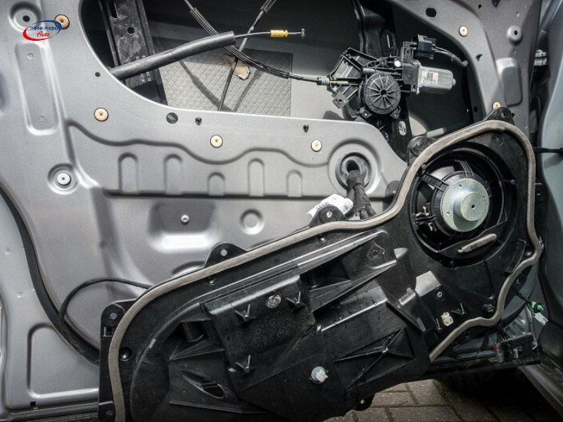 - Lưu Ý Gì Khi Sửa Chữa, Bảo Dưỡng Khóa Cửa Xe Ô Tô?