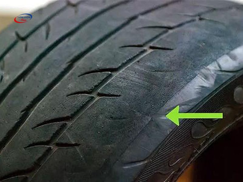 - Khi Nào Cần Thay Lốp Xe Ô Tô? 8 Dấu Hiệu Cảnh Báo Quan Trọng