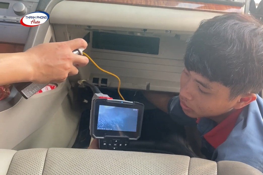 - Dịch Vụ Vệ Sinh Dàn Lạnh Ô Tô Bằng Phương Pháp Nội Soi Tại HCM