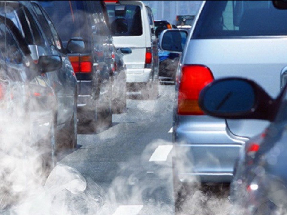 Khí thải ô tô gây ô nhiễm môi trường