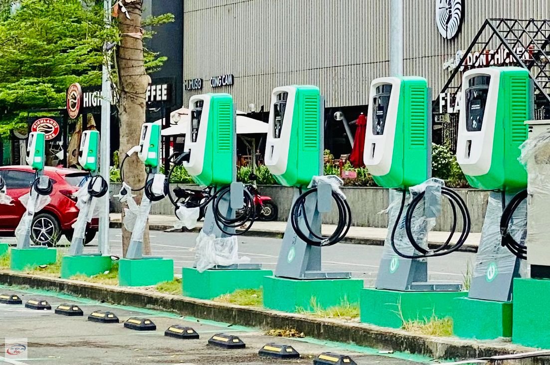 Free Electric Car Charging Station District 5