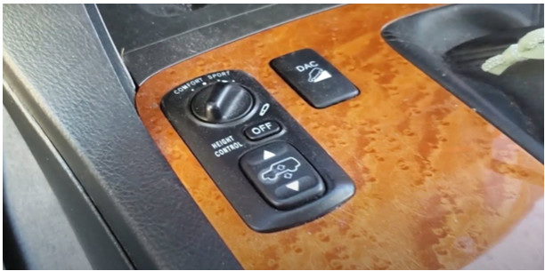 Figure 7: Chassis Lift Switch on Lexus Gx470 2004