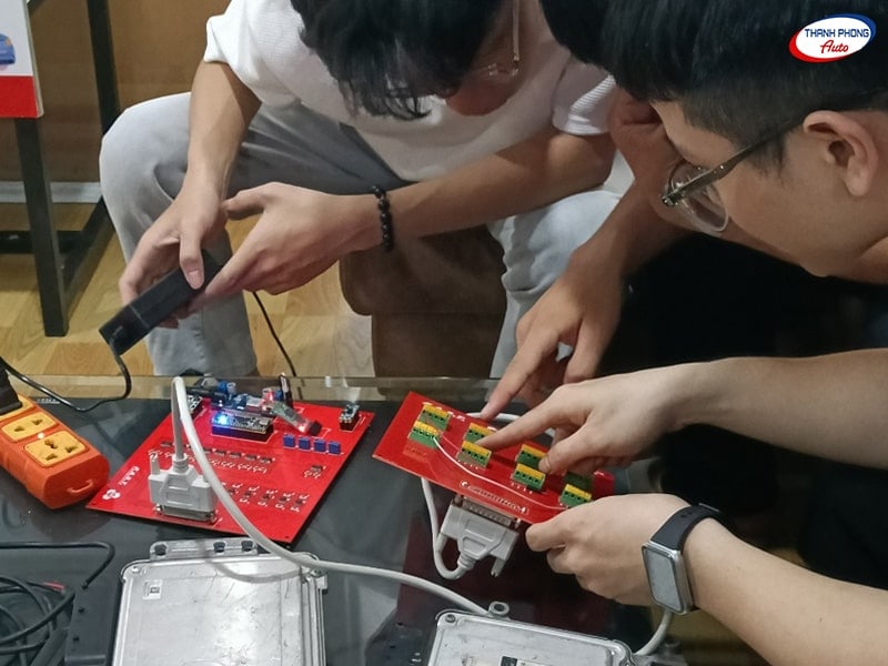 - A-Z Lộ Trình Học Nghề Sửa Chữa Điện Ô Tô