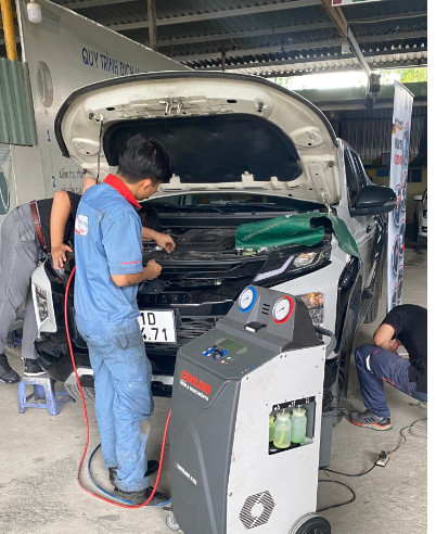 [Miễn Phí] Chăm sóc hệ thống máy điều hòa cho ô tô cao cấp Garage Thanh Phong Auto HCM 2023