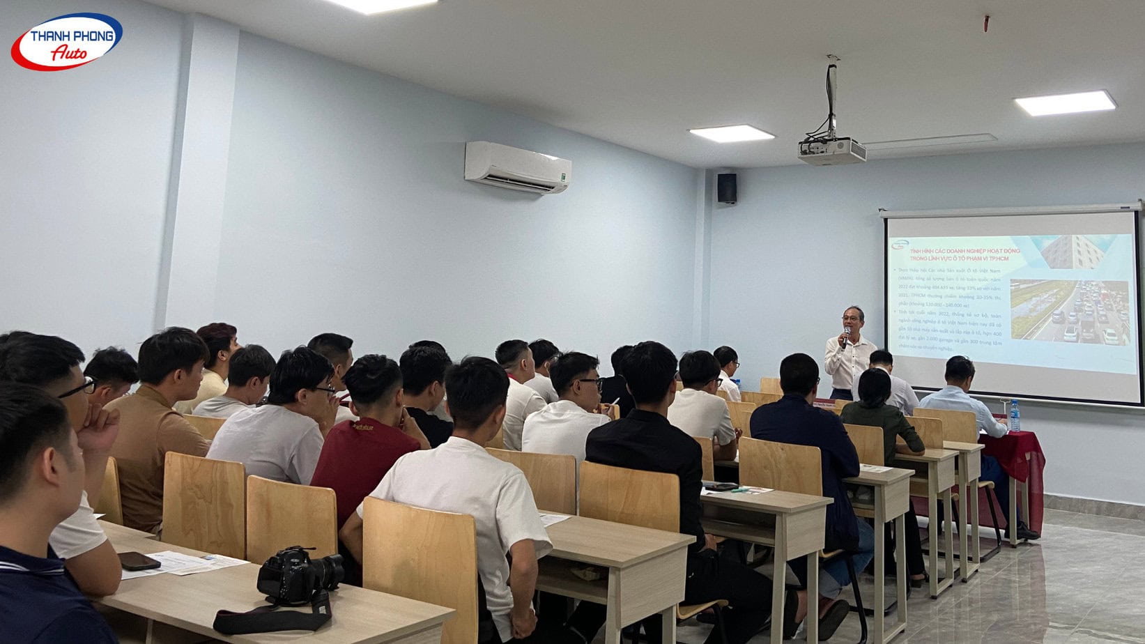 - Workshop “Cơ hội nghề nghiệp ngành Công nghệ kỹ thuật ô tô”