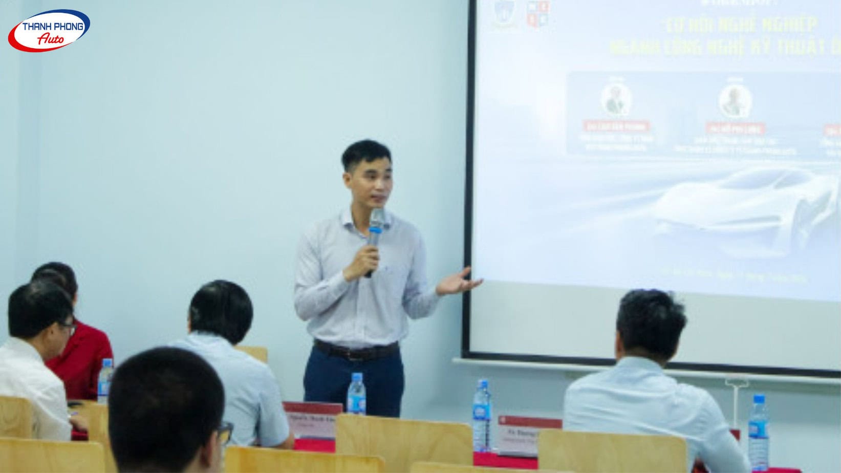 - Workshop “Cơ hội nghề nghiệp ngành Công nghệ kỹ thuật ô tô”