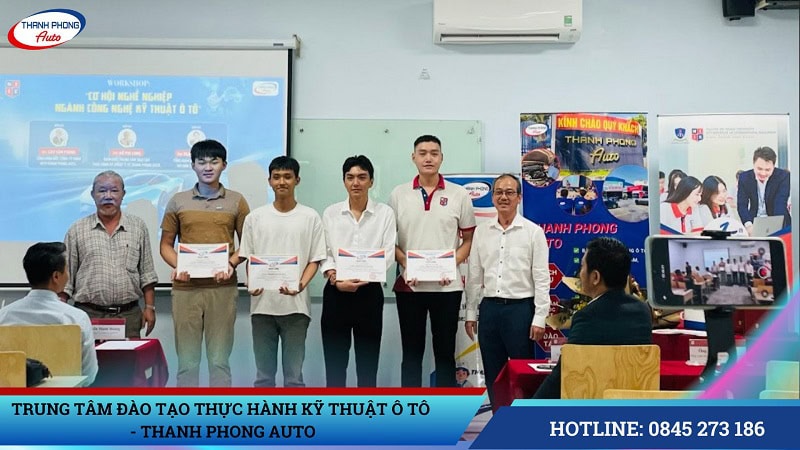 - Workshop “Cơ hội nghề nghiệp ngành Công nghệ kỹ thuật ô tô”