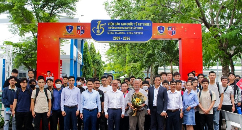 - Sinh Viên Ngành Công Nghệ Kỹ Thuật Ô Tô Cần Chuẩn Bị Gì Để Ra Trường Có Viêc Tốt - Lương Cao