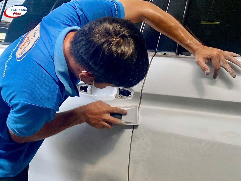 - Dịch Vụ Tẩy Ố Kính Nhựa Đường Tại HCM Nhanh, Hiệu Quả