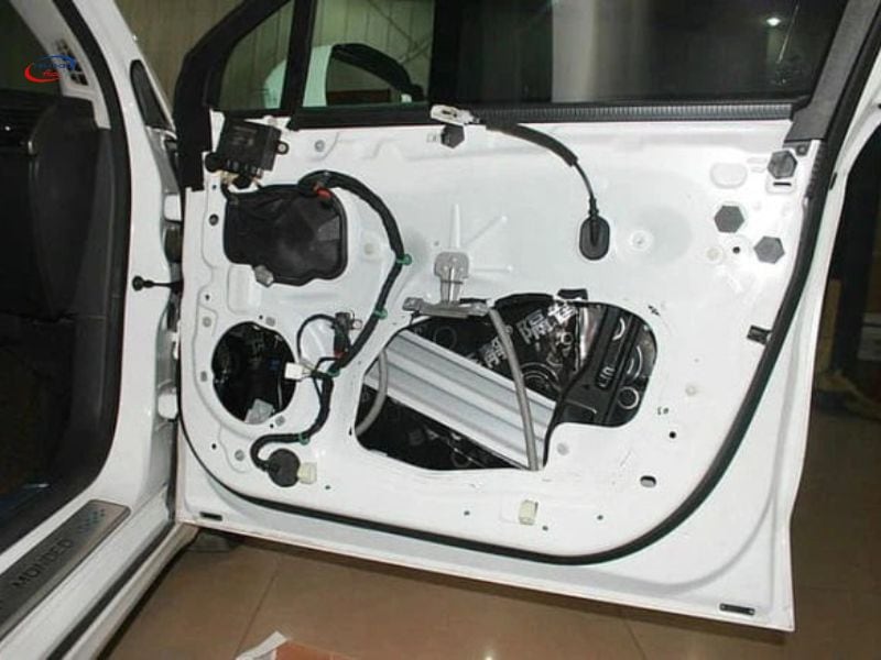 - Lưu Ý Gì Khi Sửa Chữa, Bảo Dưỡng Bản Lề Cửa Xe Ô Tô?