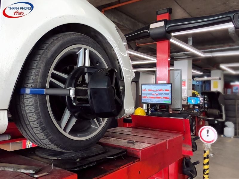 - Vô Lăng Ô Tô Bị Lệch: Nguyên Nhân, Ảnh Hưởng & Cách Khắc Phục