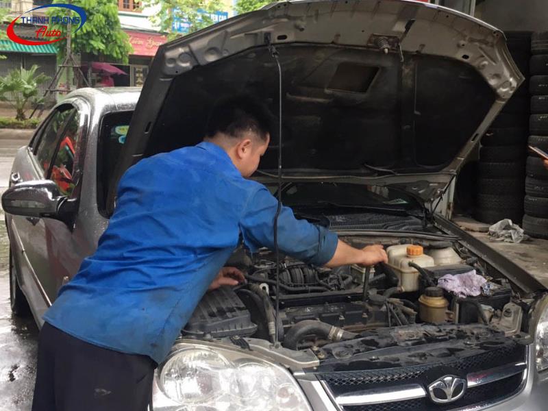 - Có Nên Sửa Ô Tô Lưu Động? Kinh Nghiệm Tránh "Tiền Mất Tật Mang"
