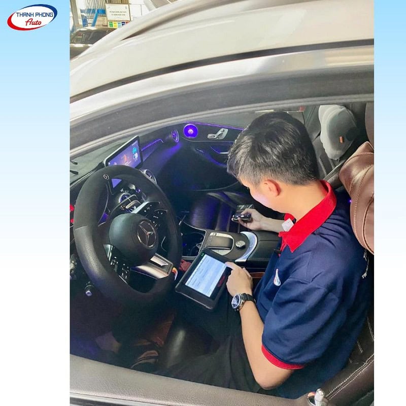 - Thị Trường Dịch Vụ Ô Tô Việt Nam Bùng Nổ: Cố Vấn Dịch Vụ – "Nhạc Trưởng" Kiến Tạo Thành Công Bền Vững Cho Garage Hiện Đại