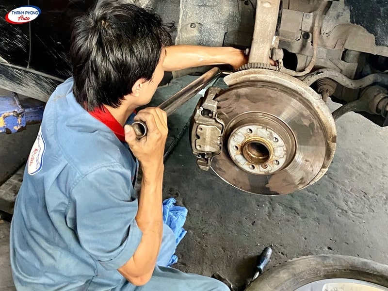 - Dịch Vụ Thay Thế Phụ Tùng Ô Tô Lưu Động Tại Nhà Chính Hãng Ở HCM