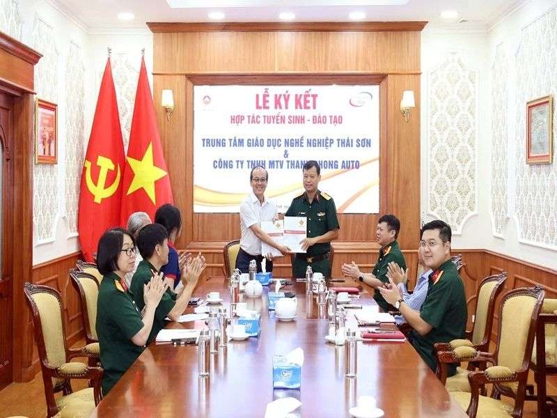 Thanh Phong Auto và Trung tâm GDNN Thái Sơn hợp tác