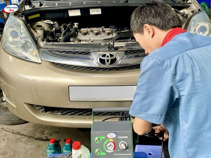 Bảo dưỡng định kỳ ô tô tận nơi ở HCM: hạng mục – thời điểm – cảnh báo