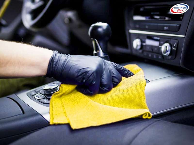 Dịch vụ bảo dưỡng nội thất ô tô lưu động
