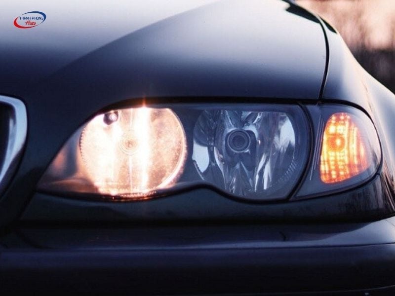 - Đèn Pha Ô Tô Bị Hỏng: Nguyên Nhân Và Cách Xử Lý