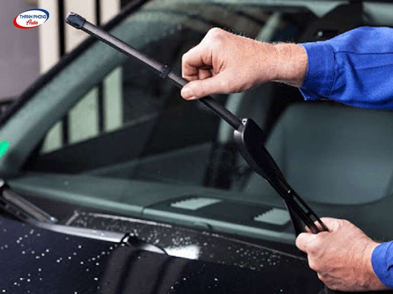 Dịch vụ thay gạt mưa ô tô tận nơi
