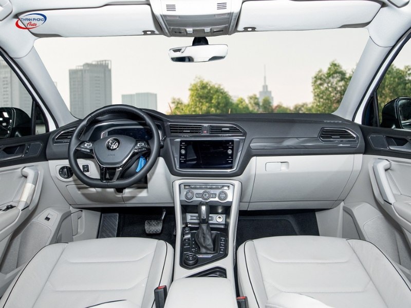 - Chọn SUV Châu Âu Dưới 2 Tỷ: Volkswagen Tiguan Allspace, Mercedes-Benz GLC hay Peugeot 5008?