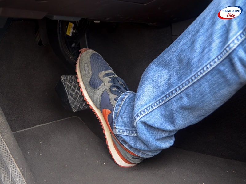 - Hướng Dẫn Lái Xe Số Tự Động Và Xử Lý Lỗi Thường Gặp Cho Người Mới